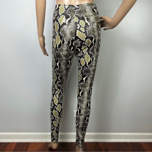 NEW COMMANDO REVOLVE FAUX LEATHER LEGGINGS - Picture 7 of 8